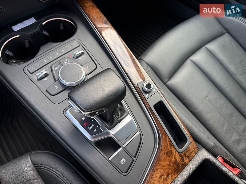 Седан Audi A4 2019 в Львове