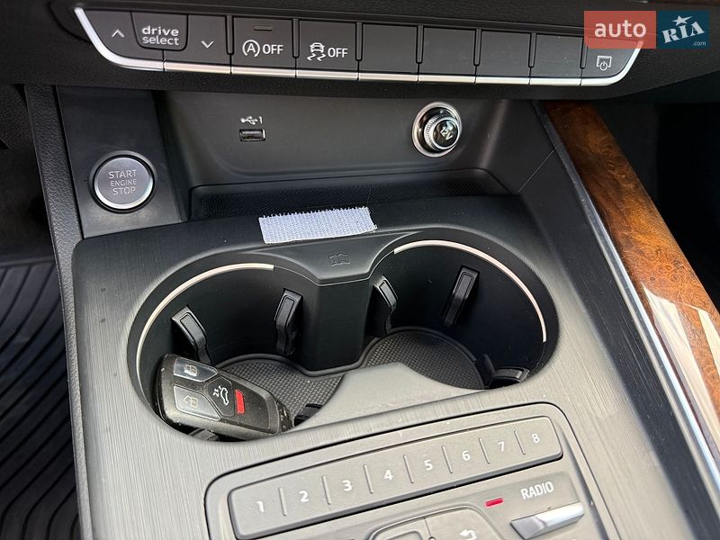 Седан Audi A4 2019 в Львове