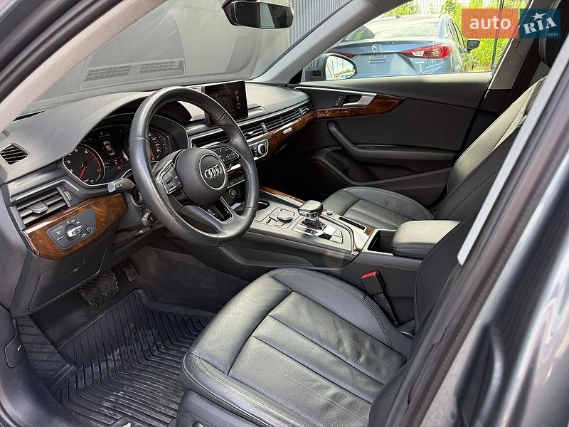 Седан Audi A4 2019 в Львове