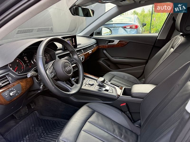 Седан Audi A4 2019 в Львове