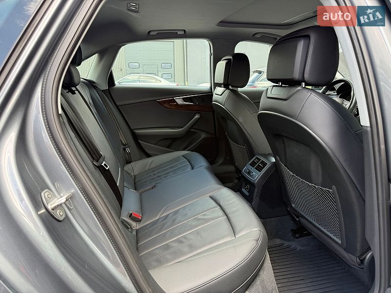 Седан Audi A4 2019 в Львове