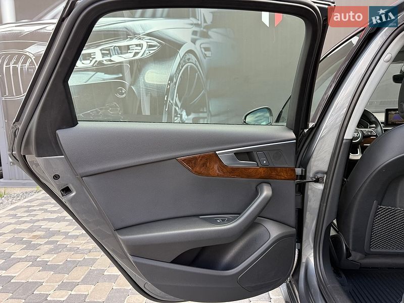 Седан Audi A4 2019 в Львові