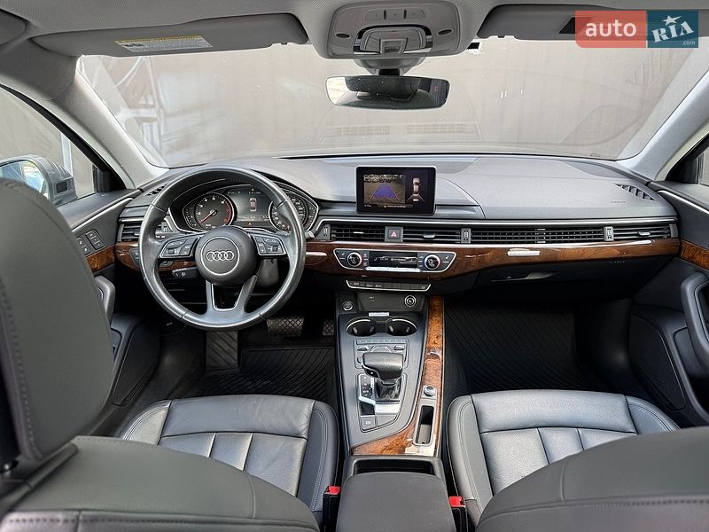 Седан Audi A4 2019 в Львове