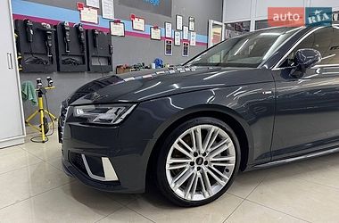 Седан Audi A4 2019 в Ужгороде