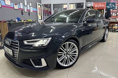Седан Audi A4 2019 в Ужгороде