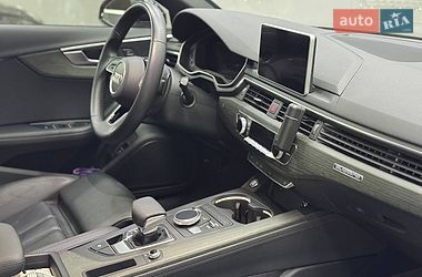 Седан Audi A4 2019 в Ужгороде