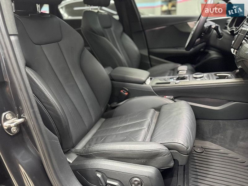 Седан Audi A4 2019 в Ужгороде