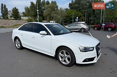 Седан Audi A4 2014 в Киеве