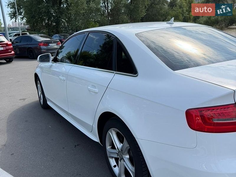 Седан Audi A4 2014 в Києві