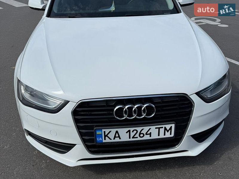 Седан Audi A4 2014 в Киеве