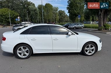 Седан Audi A4 2014 в Киеве