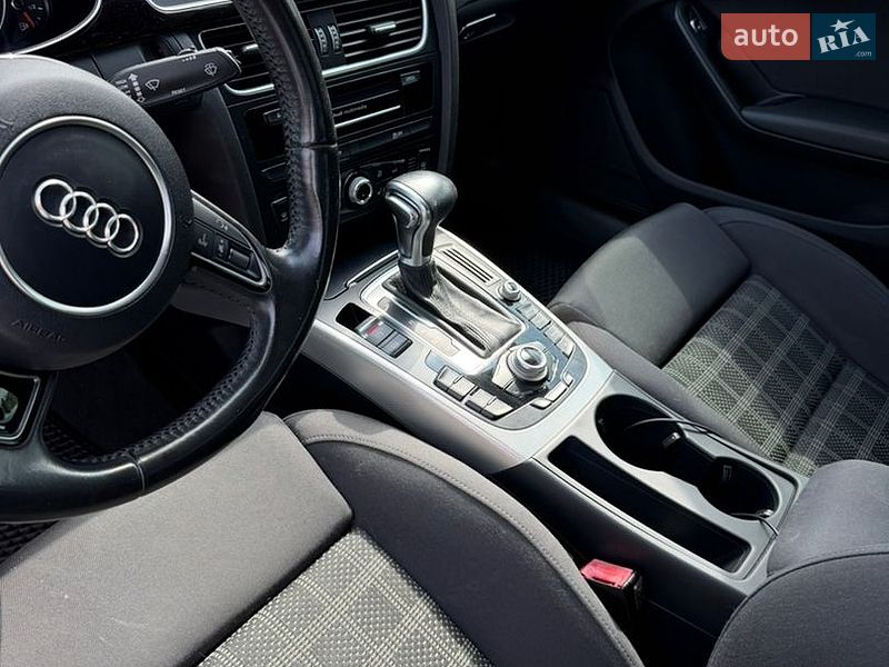 Седан Audi A4 2014 в Киеве