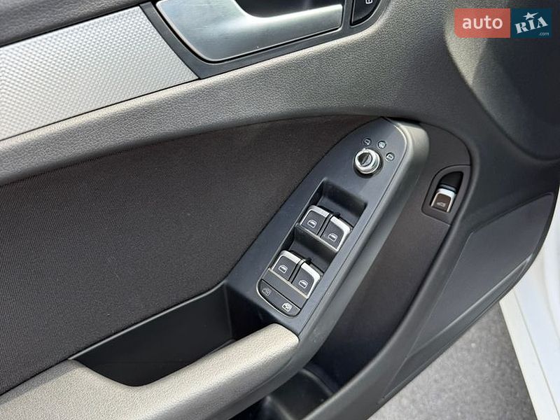 Седан Audi A4 2014 в Киеве