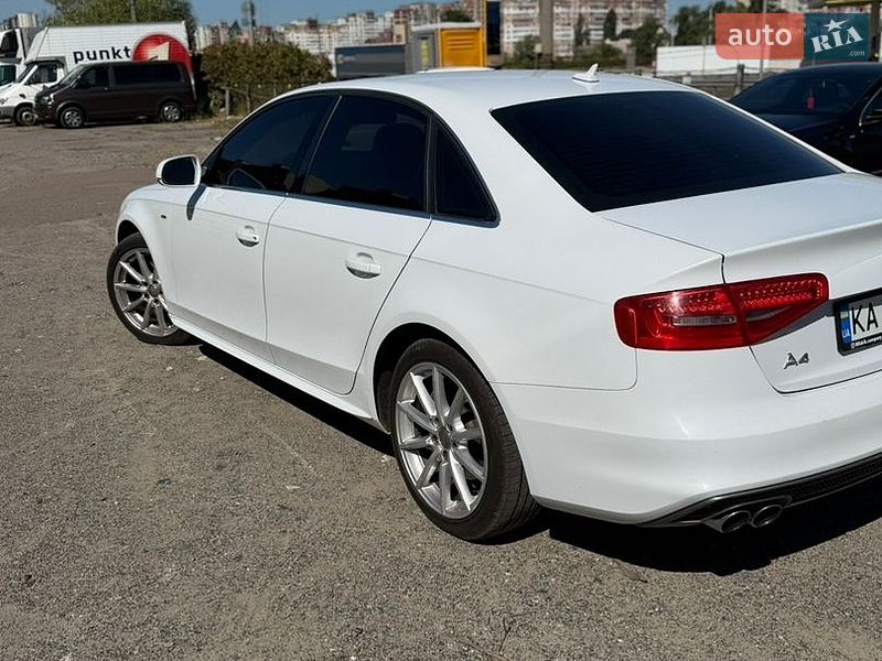 Седан Audi A4 2015 в Киеве