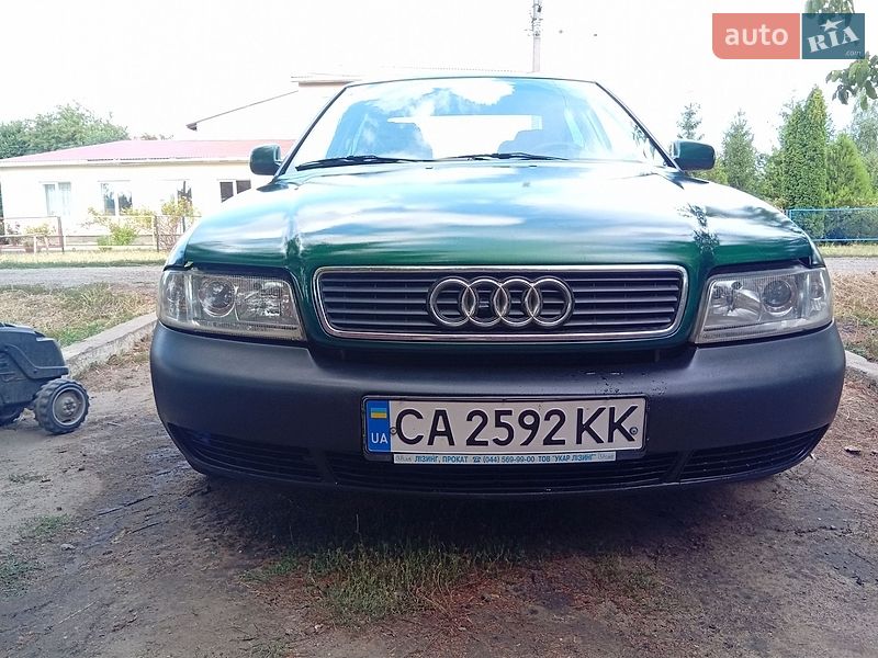 Седан Audi A4 1997 в Захарьевке