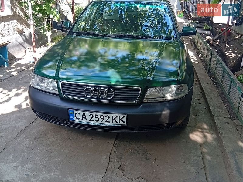 Седан Audi A4 1997 в Захарьевке