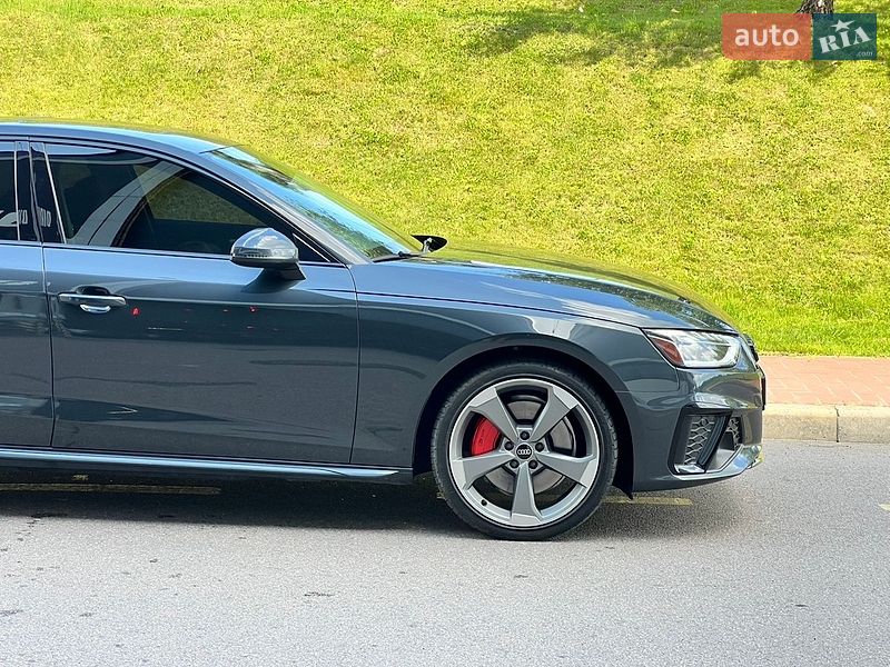 Седан Audi A4 2019 в Киеве