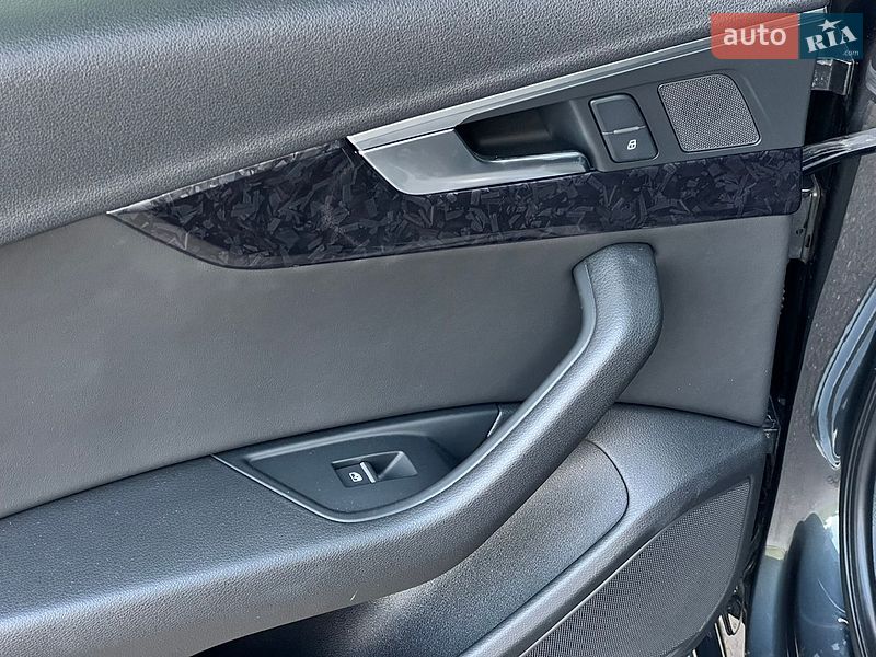 Седан Audi A4 2019 в Киеве
