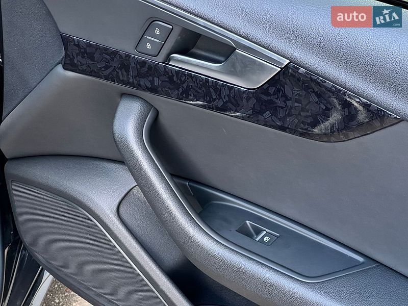 Седан Audi A4 2019 в Киеве