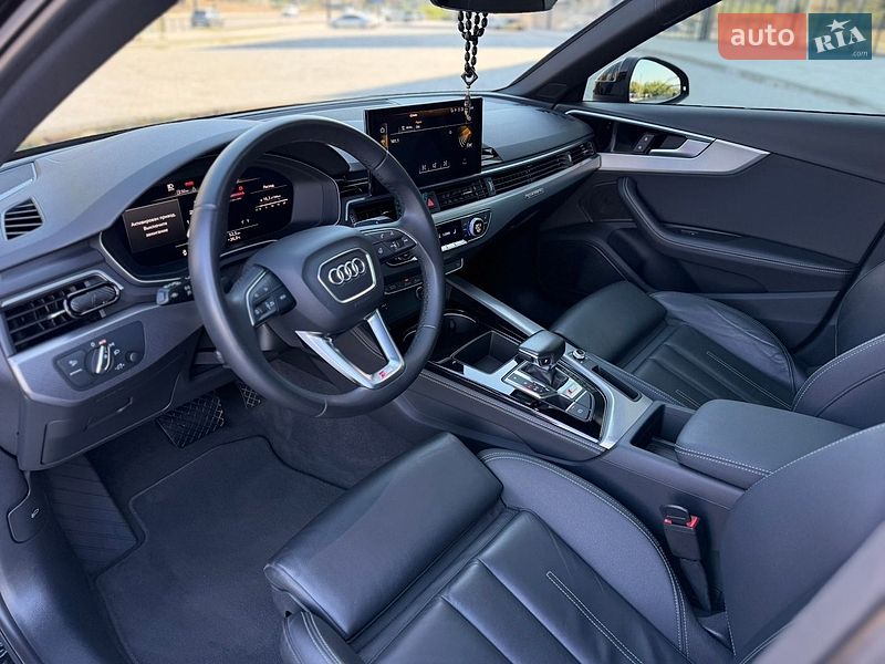 Седан Audi A4 2023 в Дніпрі
