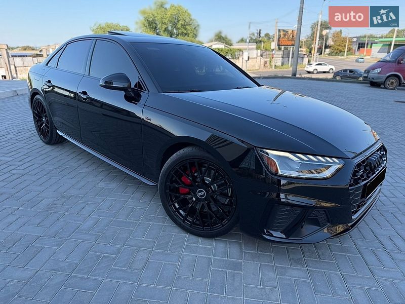 Седан Audi A4 2023 в Дніпрі