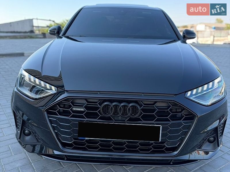 Седан Audi A4 2023 в Дніпрі