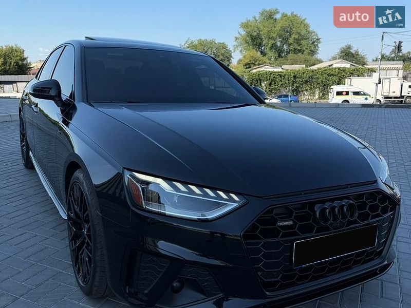 Седан Audi A4 2023 в Дніпрі