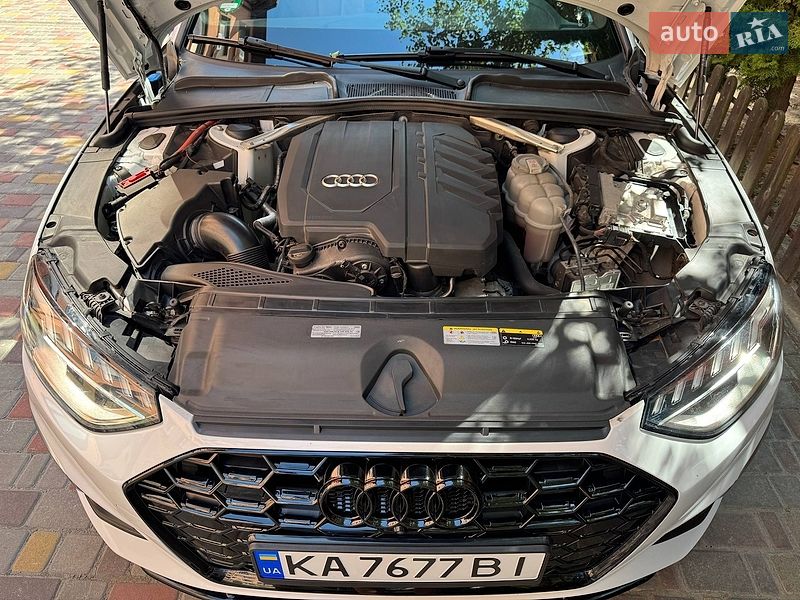 Седан Audi A4 2022 в Києві