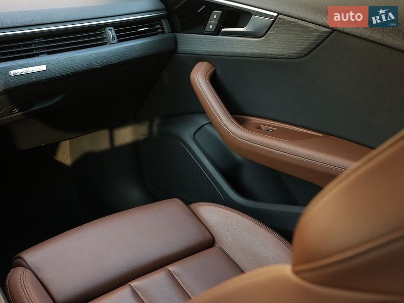 Седан Audi A4 2022 в Києві
