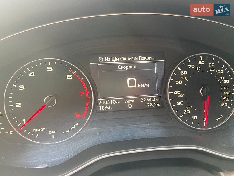 Седан Audi A4 2016 в Хмельницком