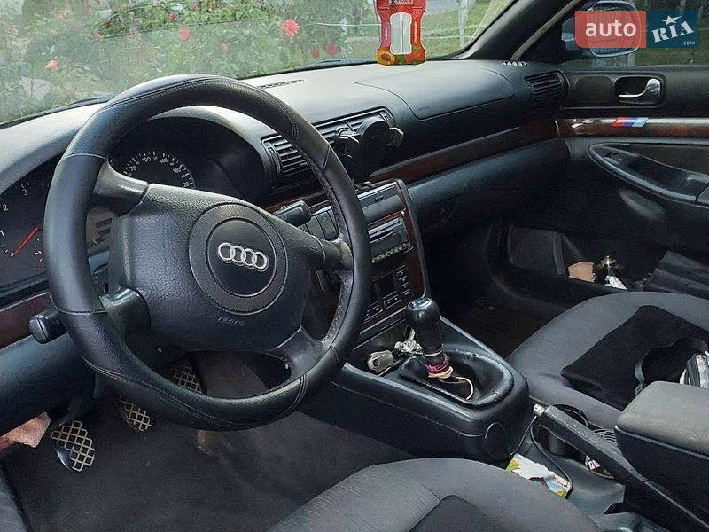 Универсал Audi A4 1997 в Новоселице