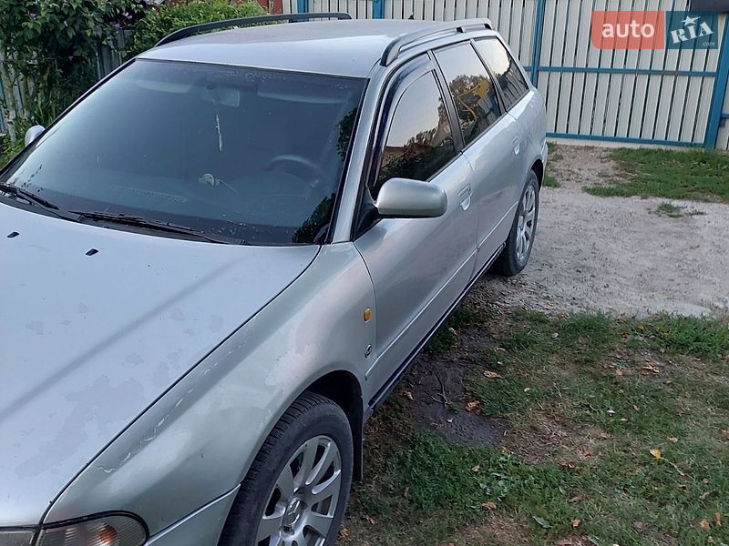 Универсал Audi A4 1997 в Новоселице
