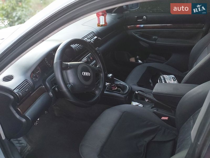 Универсал Audi A4 1997 в Новоселице