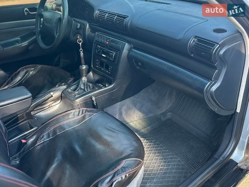 Седан Audi A4 1997 в Прилуках
