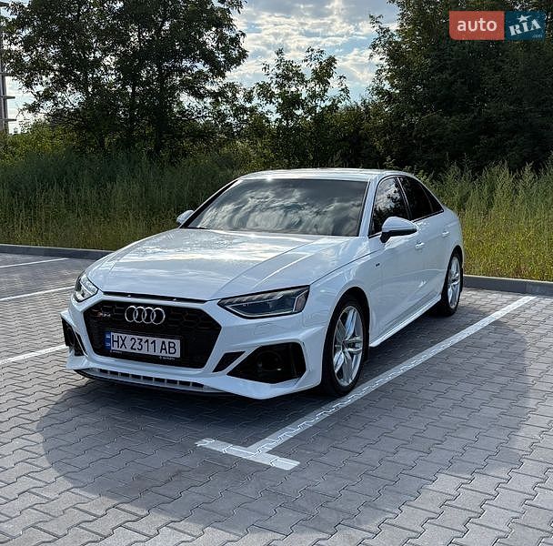 Седан Audi A4 2023 в Хмельницком