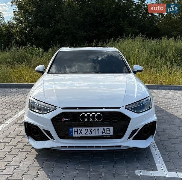 Седан Audi A4 2023 в Хмельницком