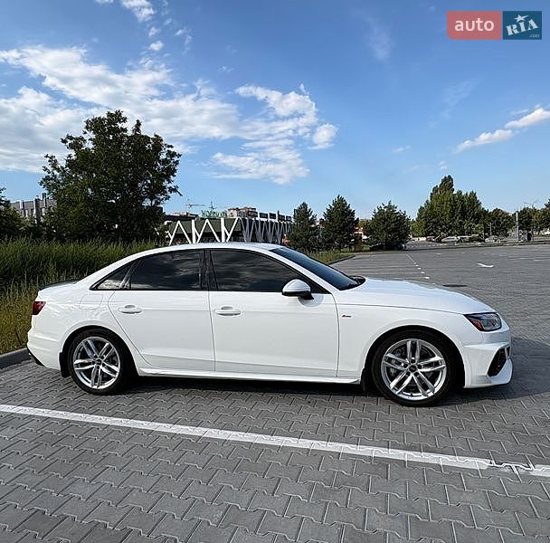 Седан Audi A4 2023 в Хмельницком