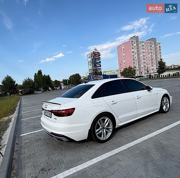 Седан Audi A4 2023 в Хмельницком