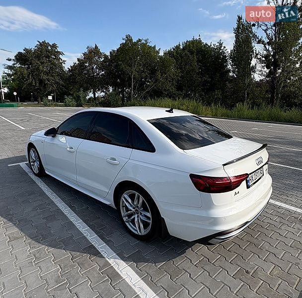Седан Audi A4 2023 в Хмельницком