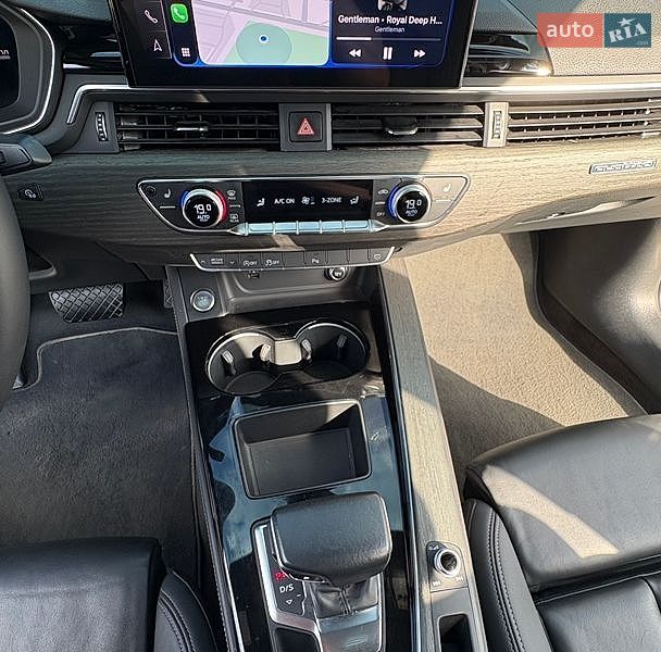 Седан Audi A4 2023 в Хмельницком