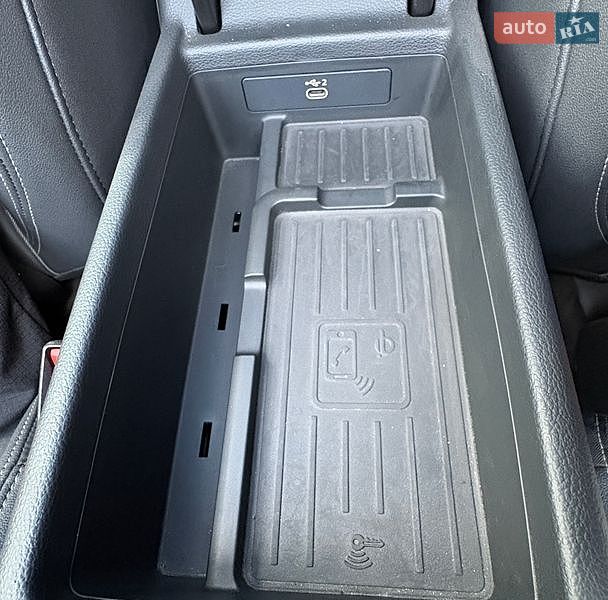 Седан Audi A4 2023 в Хмельницком