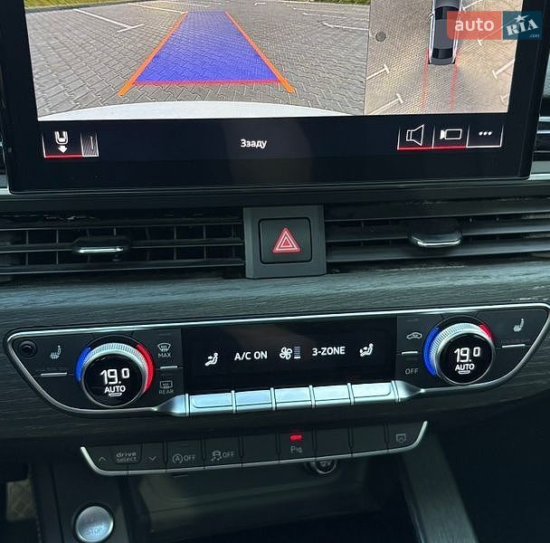 Седан Audi A4 2023 в Хмельницком