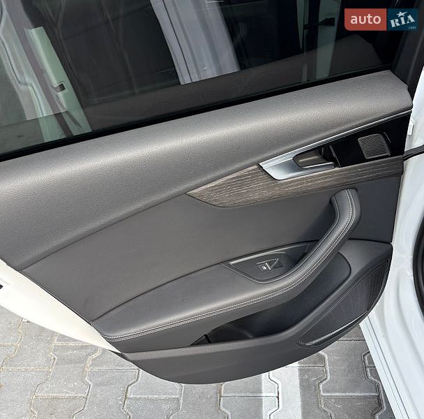 Седан Audi A4 2023 в Хмельницком