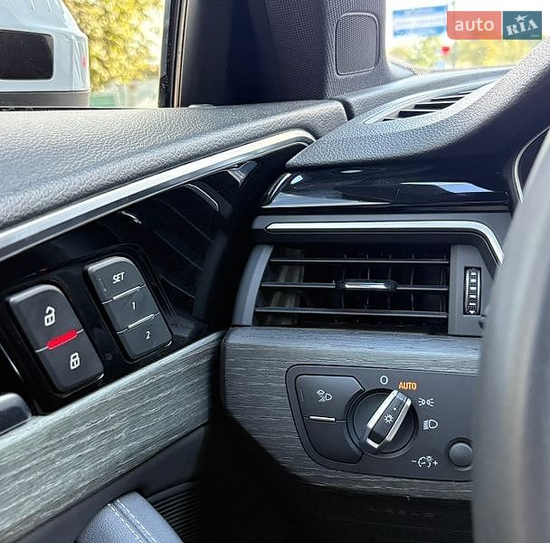 Седан Audi A4 2023 в Хмельницком