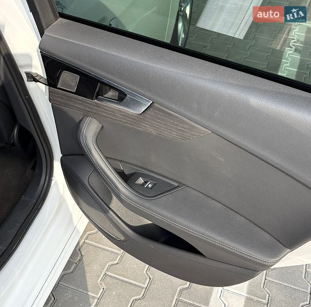 Седан Audi A4 2023 в Хмельницком