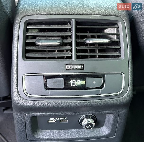 Седан Audi A4 2023 в Хмельницком
