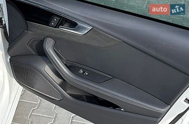Седан Audi A4 2023 в Хмельницком
