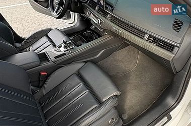 Седан Audi A4 2023 в Хмельницком
