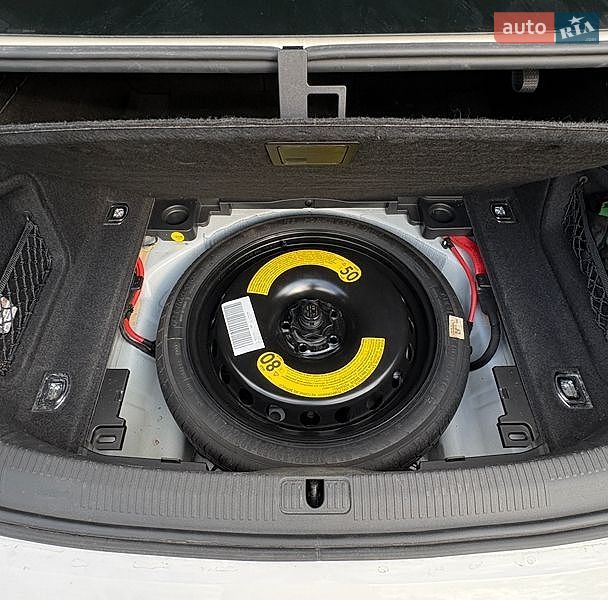 Седан Audi A4 2023 в Хмельницком