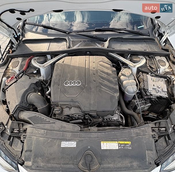 Седан Audi A4 2023 в Хмельницком